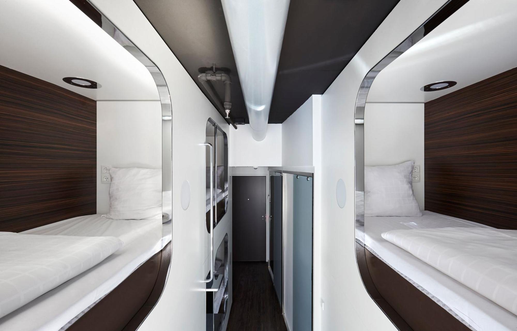 6 Bed Private Room